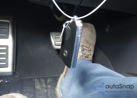 2024 Volkswagen Atlas 2.0T Peak Edition Se W/Technology from USA, damaged, VIN 1V2CR2CA8RC561771